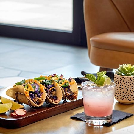 Hyatt House Indianapolis Downtown Hotel Bagian luar foto