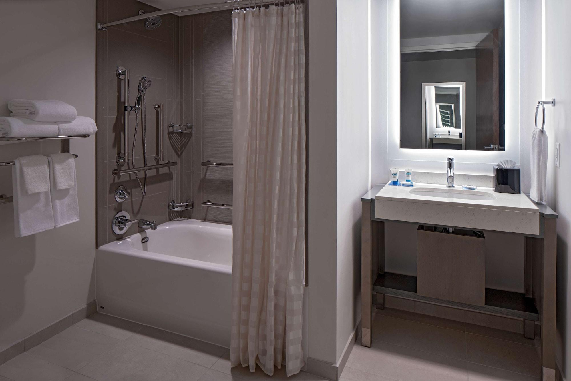 Hyatt House Indianapolis Downtown Hotel Bagian luar foto