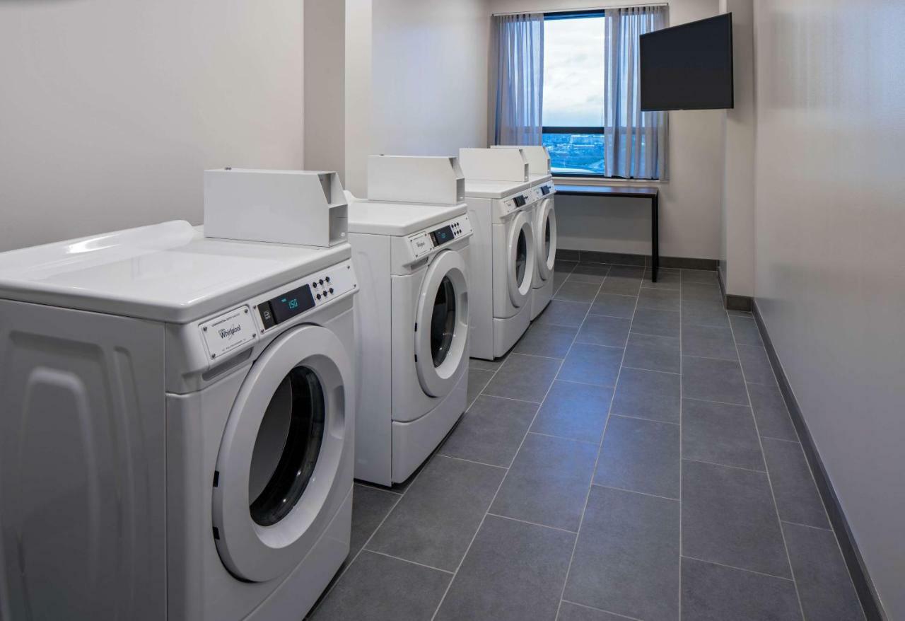 Hyatt House Indianapolis Downtown Hotel Bagian luar foto